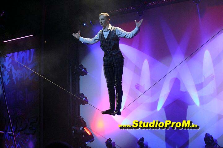 Das_Premierenforum_mit_Gaby_Ballmann_&_Hans-Joerg_Loh_auf_97,6MHz