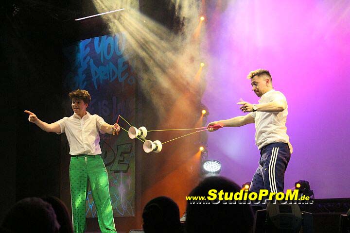 Das_Premierenforum_mit_Gaby_Ballmann_&_Hans-Joerg_Loh_auf_97,6MHz